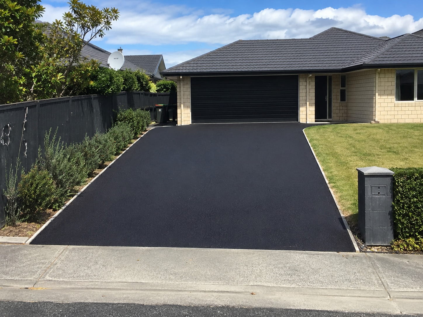 asphalt driveways in hamilton