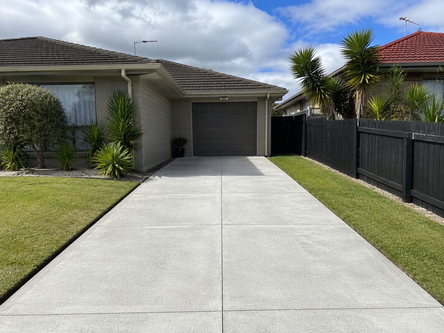 Brushed concrete with decorative borders Hamilton